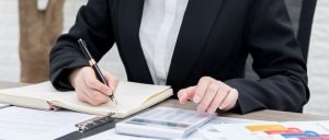 年度汇算如何办理？年度汇算什么时候截止？