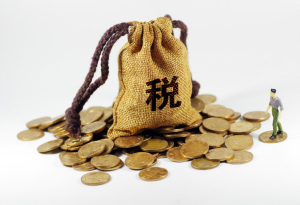 重庆小公司自己记账还是找代账？成本与风险对比指南